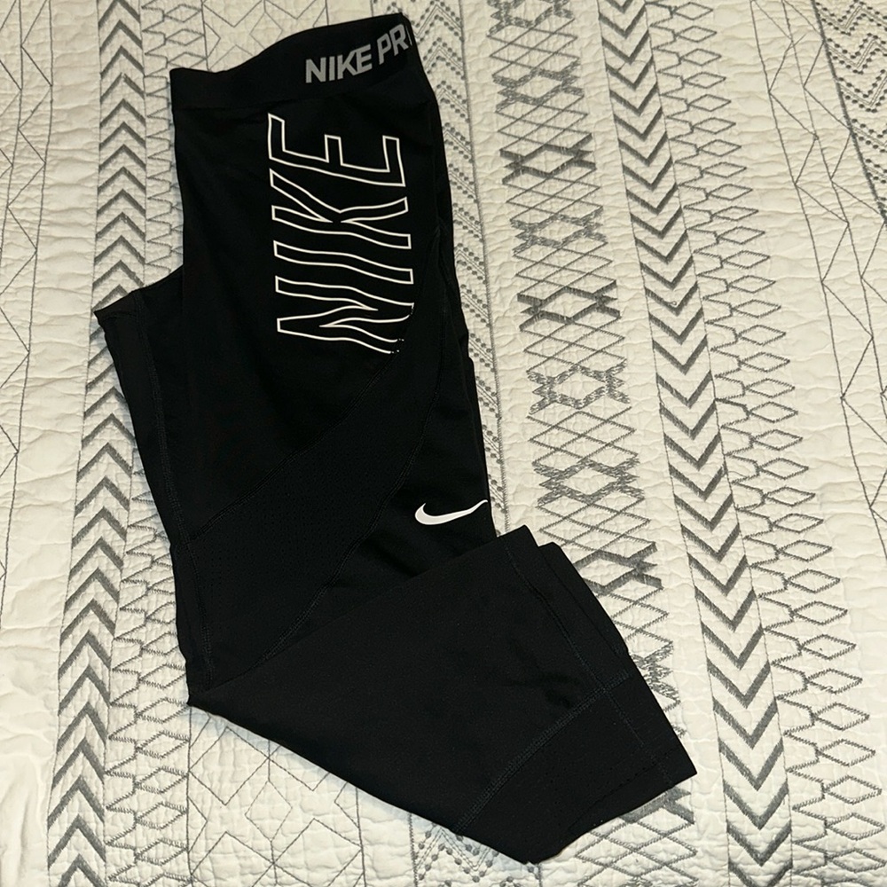 Nike Pro Mesh Legging Capris